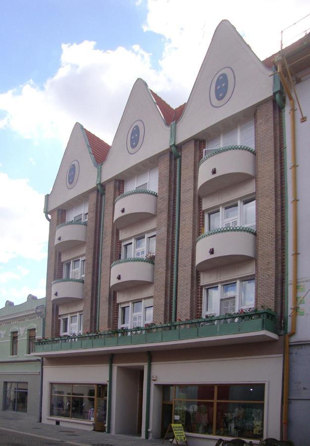 Art Nouveau Apartment Ultracentral Oradea Εξωτερικό φωτογραφία
